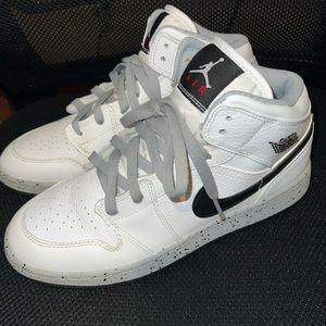 Air Jordan 1 mid